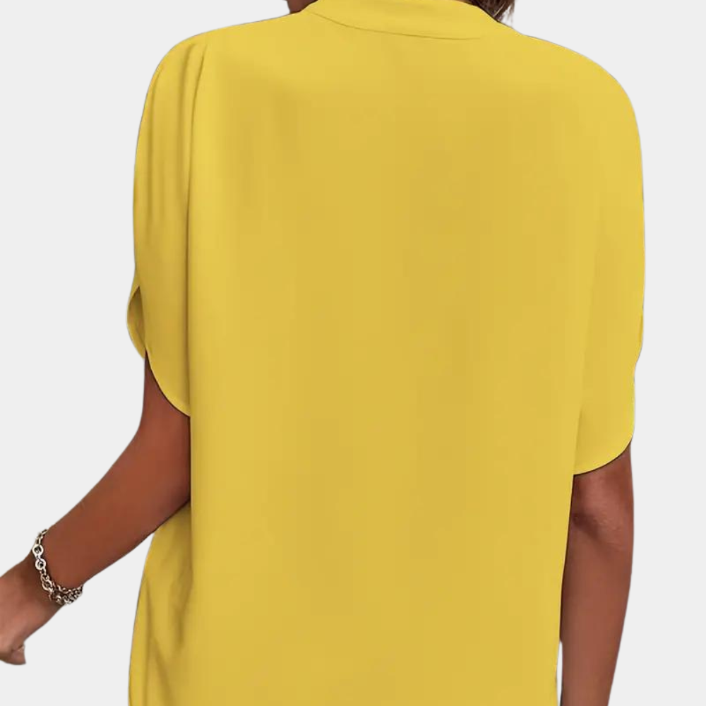 Clara | Stijlvolle V-hals Blouse met Korte Mouwen